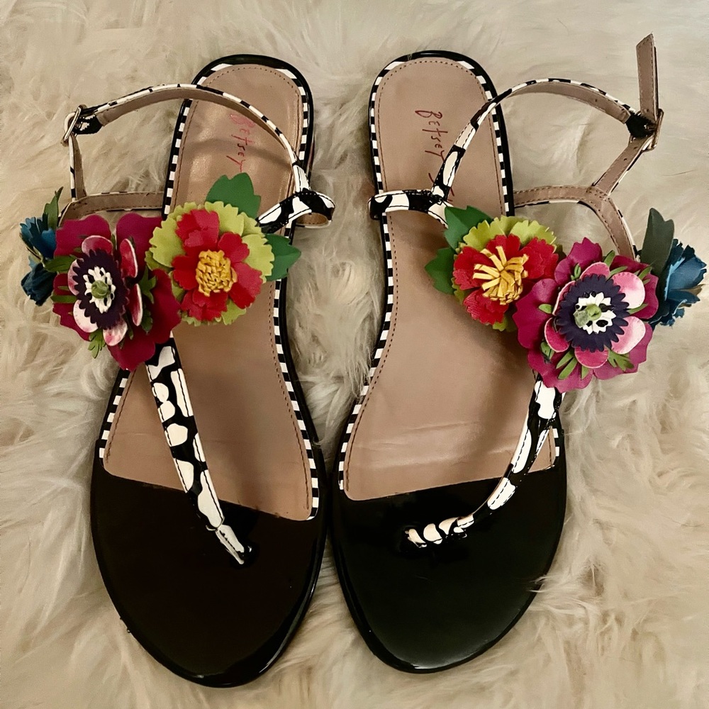 Betsey Johnson Leather Colorful Flower Sandals Size 9